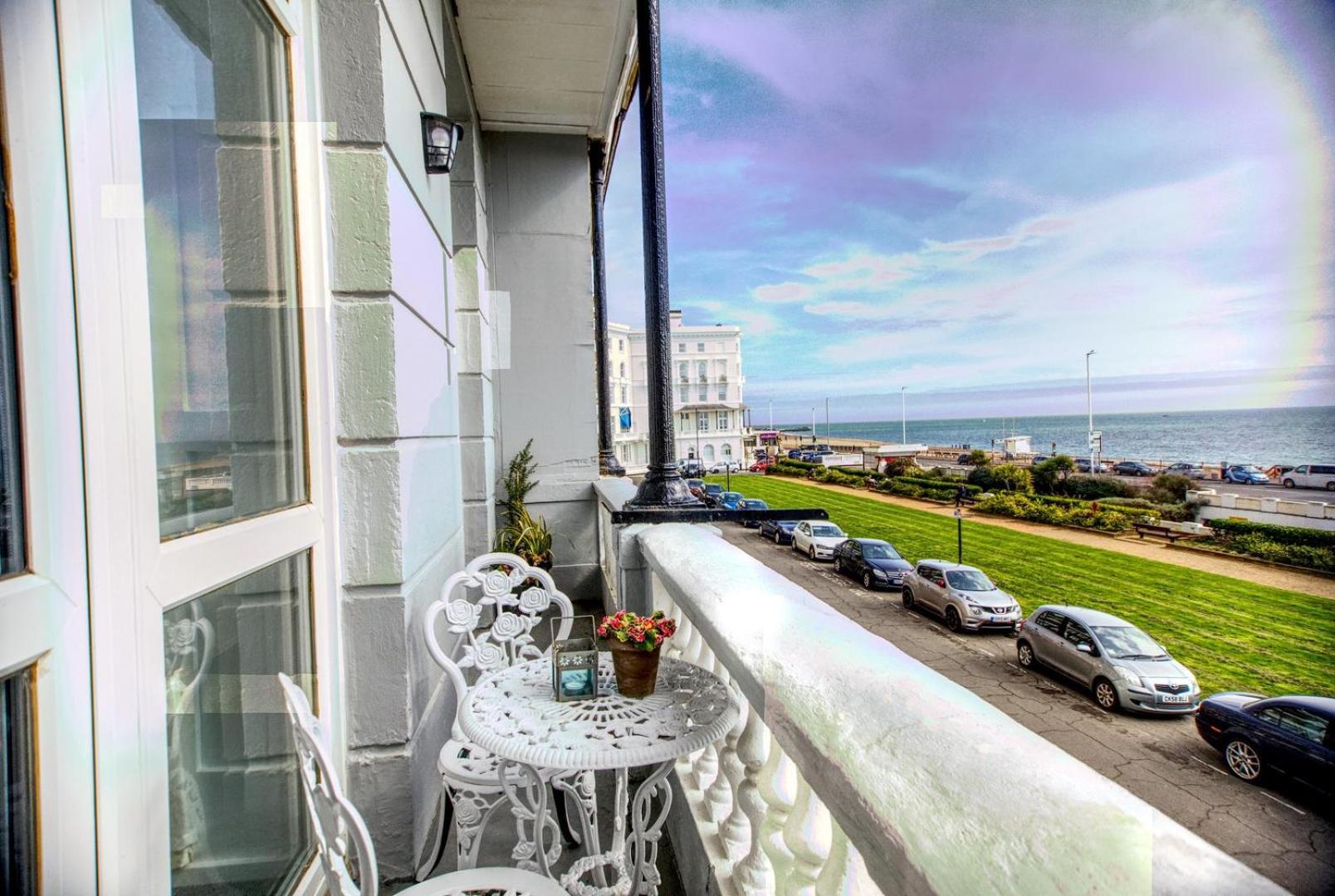 The Smugglers Retreat Apartment Hastings Exterior photo